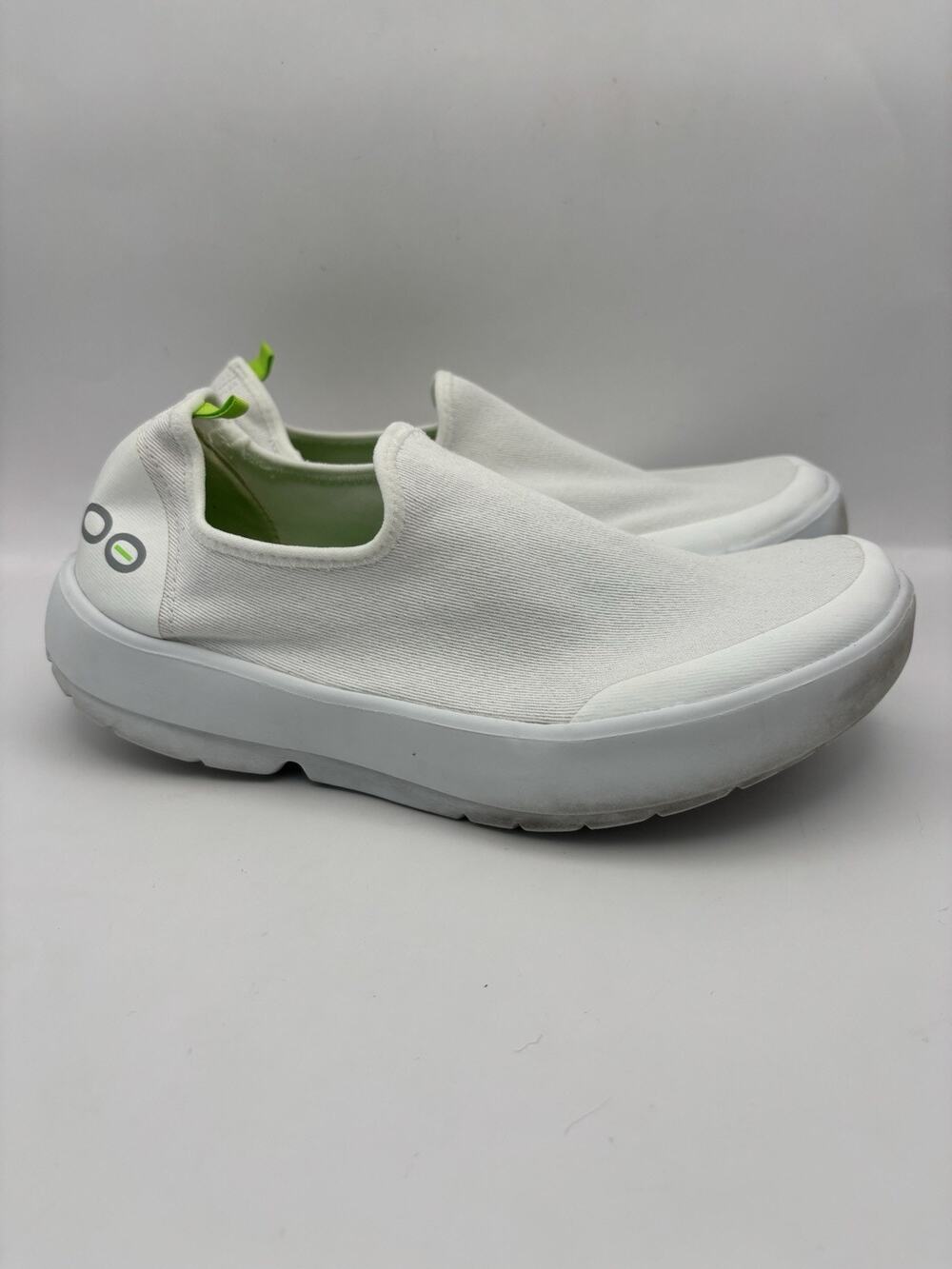 OOFOS Oomg Eezee Low White Shoes Women Size 8